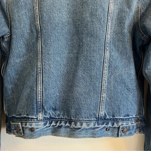 Levi’s Sherpa Denim Jacket - Picture 9 of 16